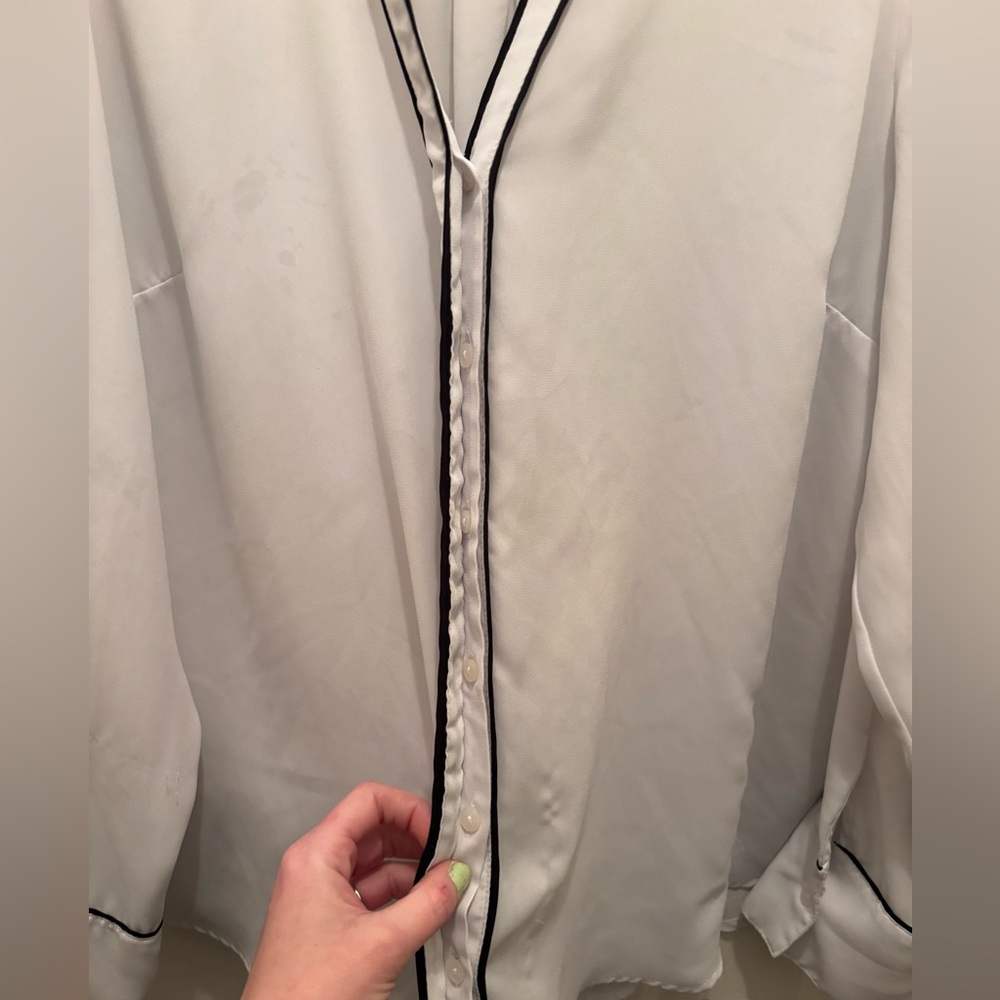Worthington Brand White Button Down Shirt with Black Trim - Picture 2 of 6